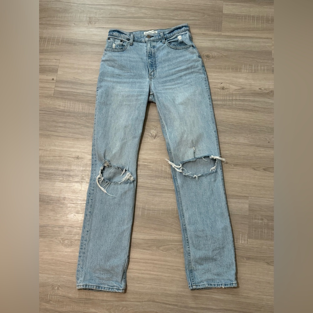 Abercrombie Ultra High Rise 90s Straight Jean, 27 long